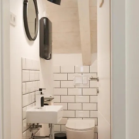 بيت شباب Ciri Biri Bela Boutique *