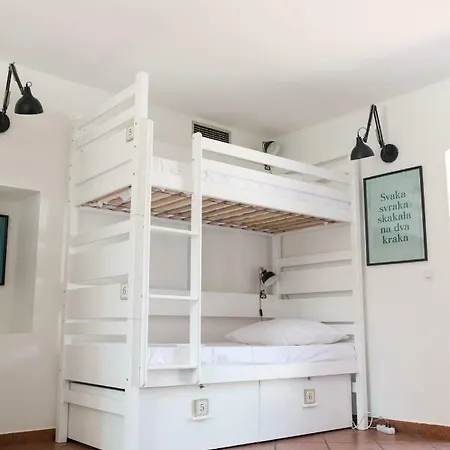 Ciri Biri Bela Boutique * Split