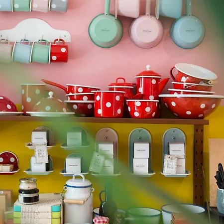 بيت شباب Ciri Biri Bela Boutique *