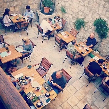 Ciri Biri Bela Boutique Hostel *