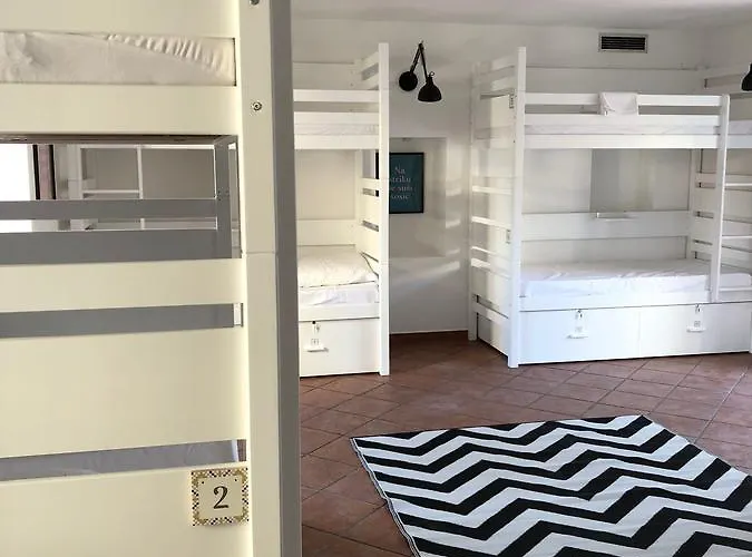 ćiri Biri Bela Boutique Auberge de jeunesse *