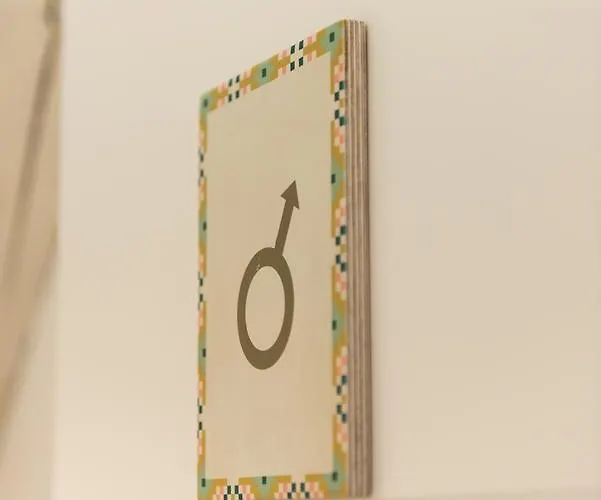 ćiri Biri Bela Boutique *