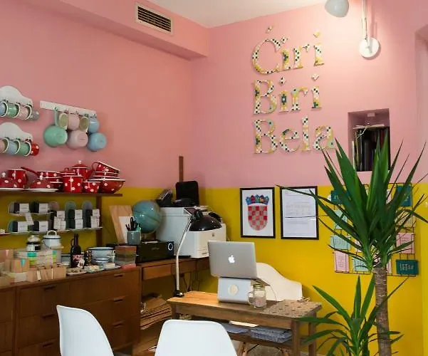 ćiri Biri Bela Boutique *