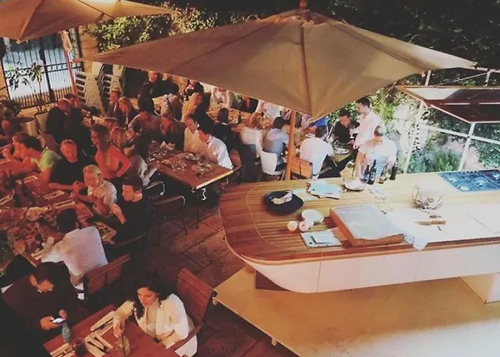 ćiri Biri Bela Boutique *