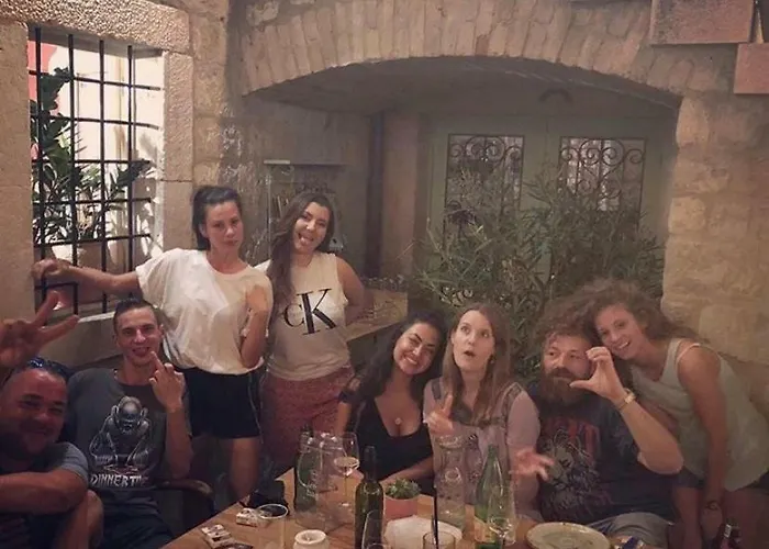 Auberge de jeunesse ćiri Biri Bela Boutique *