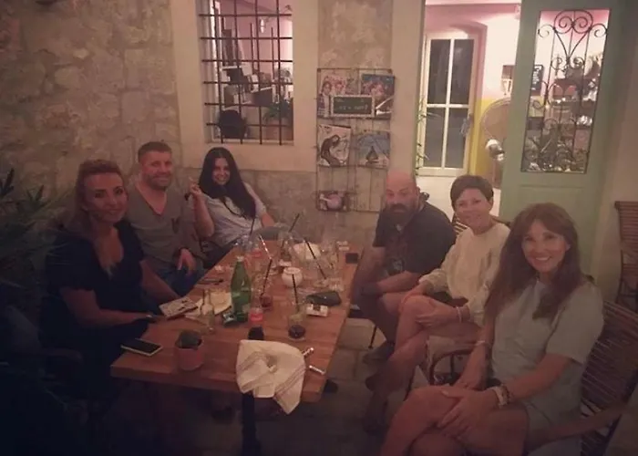 ćiri Biri Bela Boutique