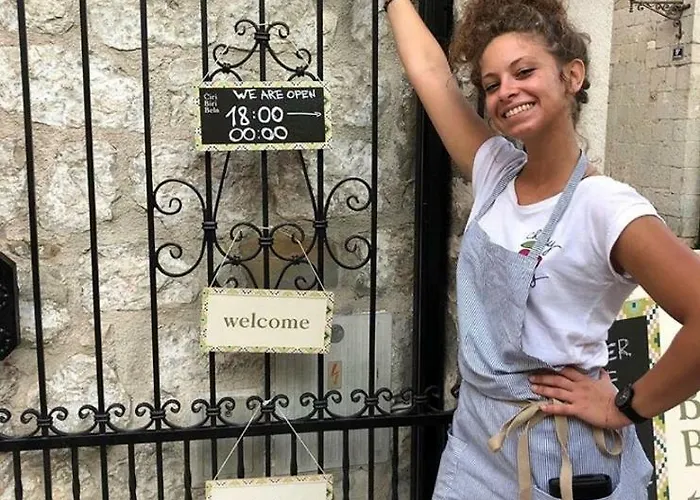 ćiri Biri Bela Boutique